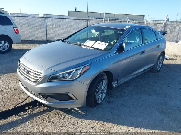 5NPE24AF5HH456441 2017 HYUNDAI SONATA - Image 2