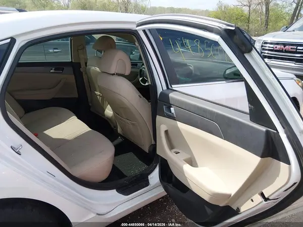 5NPE24AF5HH458982 2017 HYUNDAI SONATA - Image 8