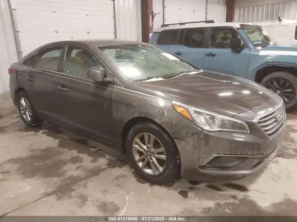 5NPE24AF5HH459100 2017 HYUNDAI SONATA - Image 1