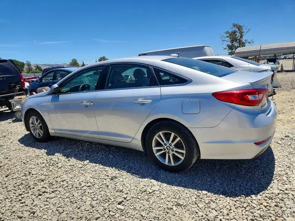 5NPE24AF5HH459405 2017 HYUNDAI SONATA - Image 2