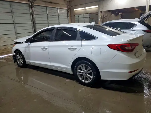 5NPE24AF5HH464765 2017 HYUNDAI SONATA - Image 2