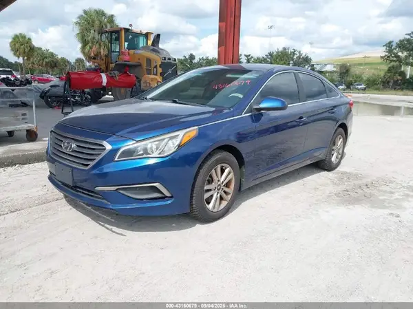 5NPE24AF5HH475555 2017 HYUNDAI SONATA - Image 2