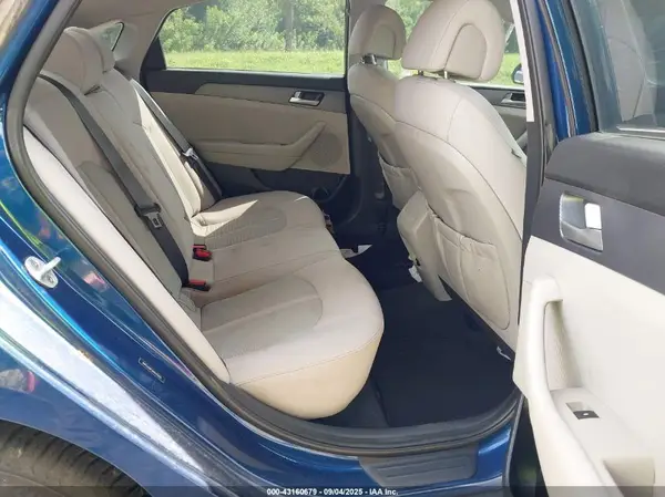 5NPE24AF5HH475555 2017 HYUNDAI SONATA - Image 8