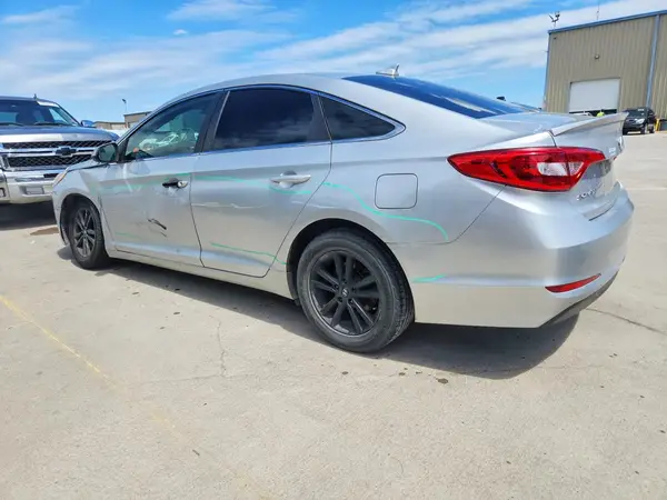 5NPE24AF5HH477113 2017 HYUNDAI SONATA - Image 2