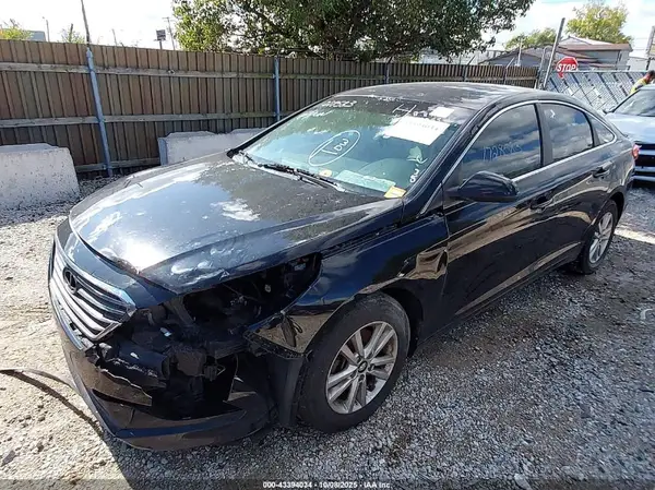 5NPE24AF5HH477855 2017 HYUNDAI SONATA - Image 2