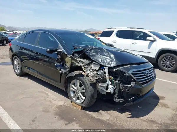 5NPE24AF5HH482649 2017 HYUNDAI SONATA - Image 1