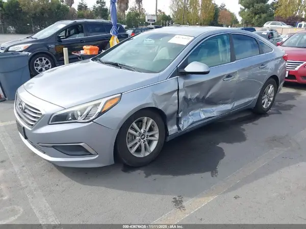 5NPE24AF5HH483963 2017 HYUNDAI SONATA - Image 2
