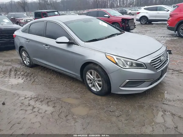 5NPE24AF5HH486863 2017 HYUNDAI SONATA - Image 1