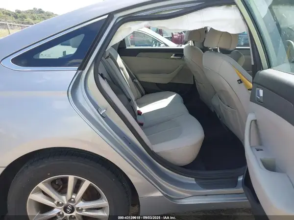 5NPE24AF5HH488614 2017 HYUNDAI SONATA - Image 8