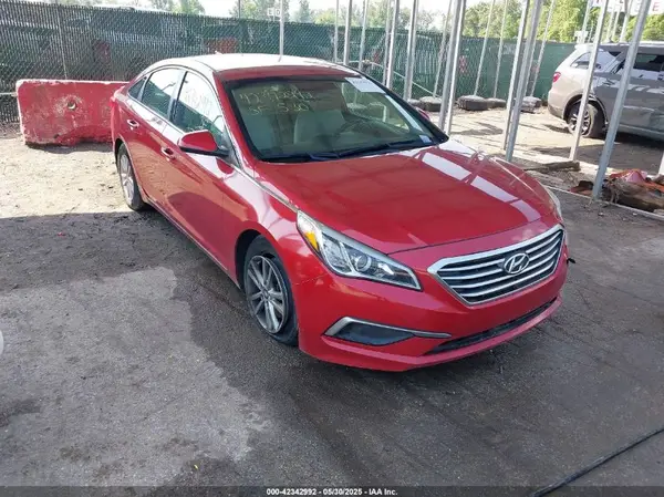 5NPE24AF5HH489259 2017 HYUNDAI SONATA - Image 1