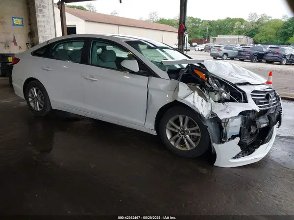 5NPE24AF5HH494123 2017 HYUNDAI SONATA - Image 1