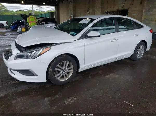 5NPE24AF5HH494123 2017 HYUNDAI SONATA - Image 2