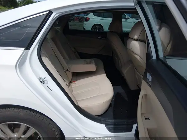 5NPE24AF5HH495689 2017 HYUNDAI SONATA - Image 8