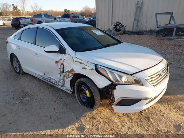 5NPE24AF5HH495708 2017 HYUNDAI SONATA - Image 1