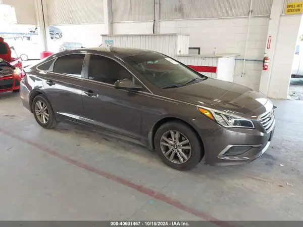 5NPE24AF5HH500633 2017 HYUNDAI SONATA - Image 1