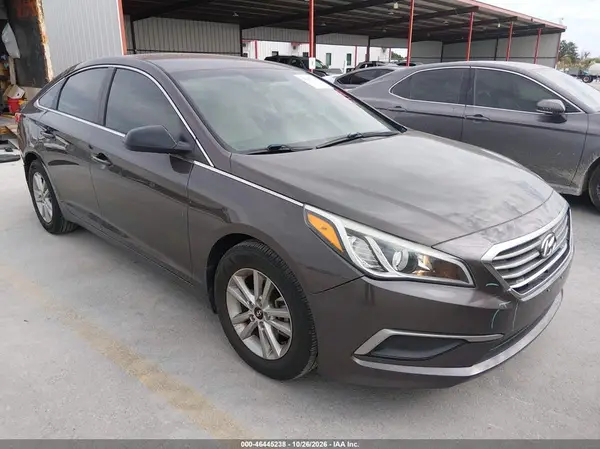 5NPE24AF5HH500647 2017 HYUNDAI SONATA - Image 1