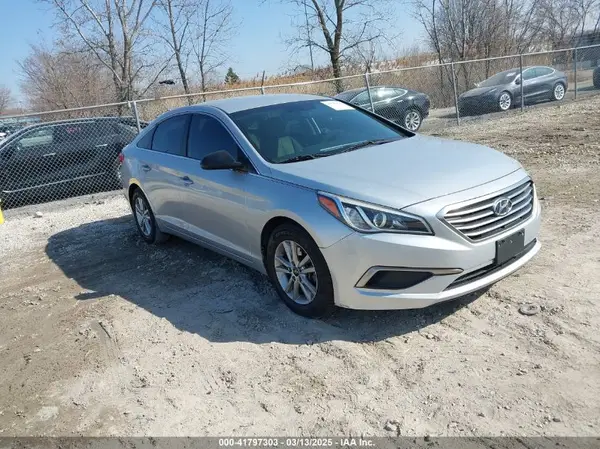5NPE24AF5HH502124 2017 HYUNDAI SONATA - Image 1