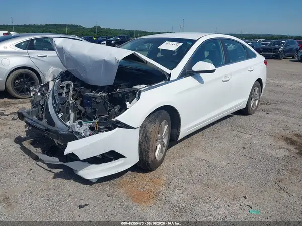 5NPE24AF5HH504598 2017 HYUNDAI SONATA - Image 2