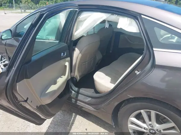 5NPE24AF5HH505833 2017 HYUNDAI SONATA - Image 8