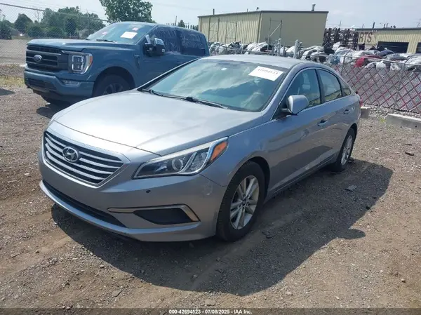 5NPE24AF5HH507128 2017 HYUNDAI SONATA - Image 2