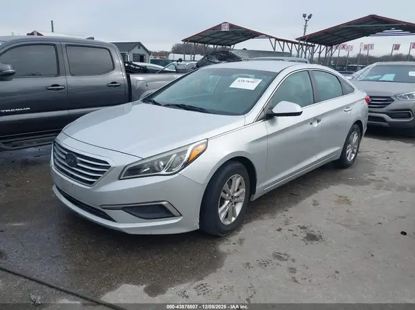 5NPE24AF5HH516265 2017 HYUNDAI SONATA - Image 2