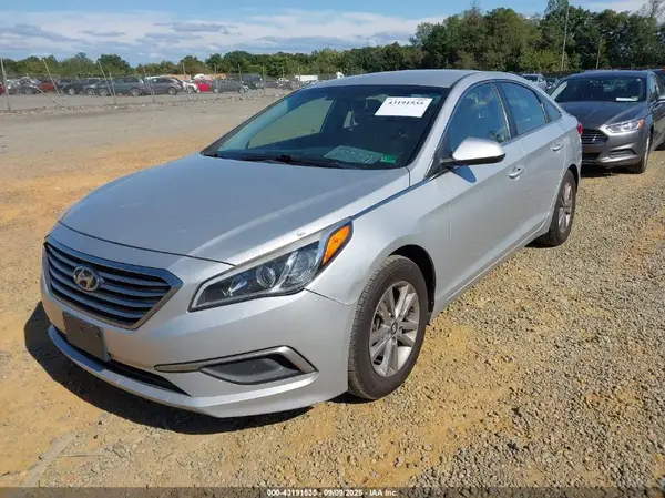 5NPE24AF5HH517531 2017 HYUNDAI SONATA - Image 2