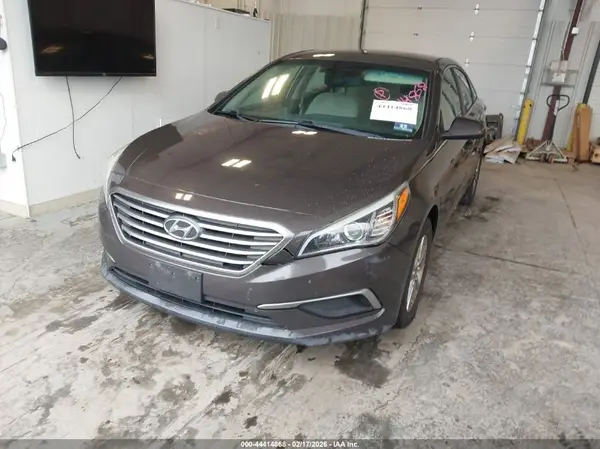 5NPE24AF5HH520185 2017 HYUNDAI SONATA - Image 2
