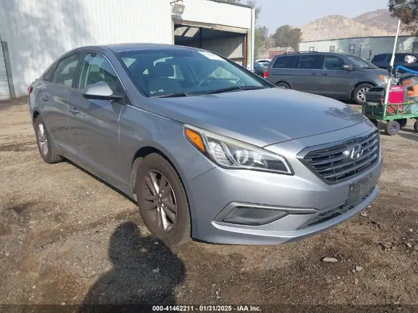 5NPE24AF5HH522972 2017 HYUNDAI SONATA - Image 1