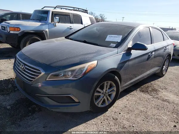 5NPE24AF5HH523345 2017 HYUNDAI SONATA - Image 2