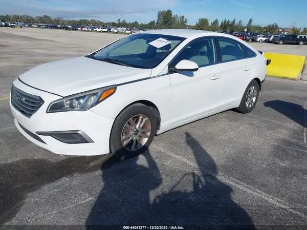5NPE24AF5HH523412 2017 HYUNDAI SONATA - Image 2