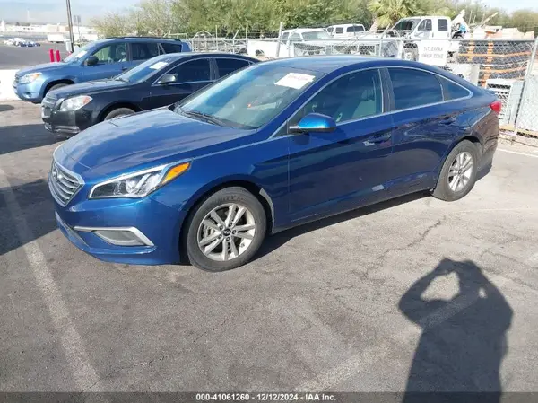 5NPE24AF5HH523457 2017 HYUNDAI SONATA - Image 2