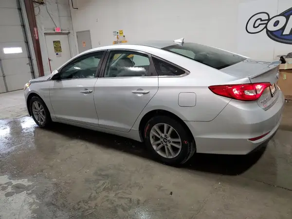 5NPE24AF5HH523894 2017 HYUNDAI SONATA - Image 2