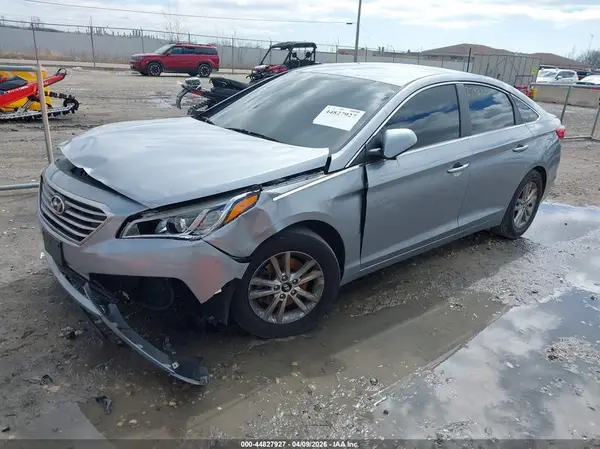 5NPE24AF5HH523958 2017 HYUNDAI SONATA - Image 2