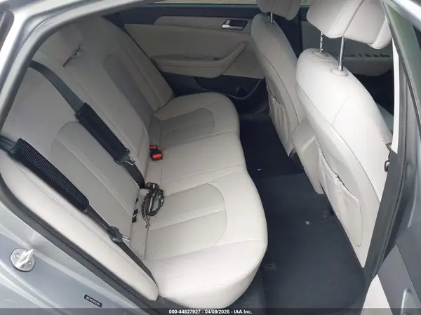 5NPE24AF5HH523958 2017 HYUNDAI SONATA - Image 8
