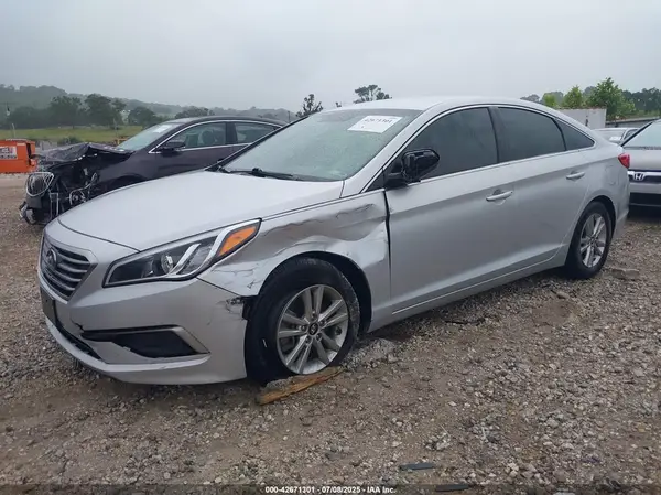 5NPE24AF5HH524544 2017 HYUNDAI SONATA - Image 2