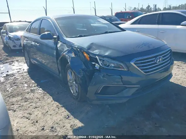 5NPE24AF5HH526424 2017 HYUNDAI SONATA - Image 1