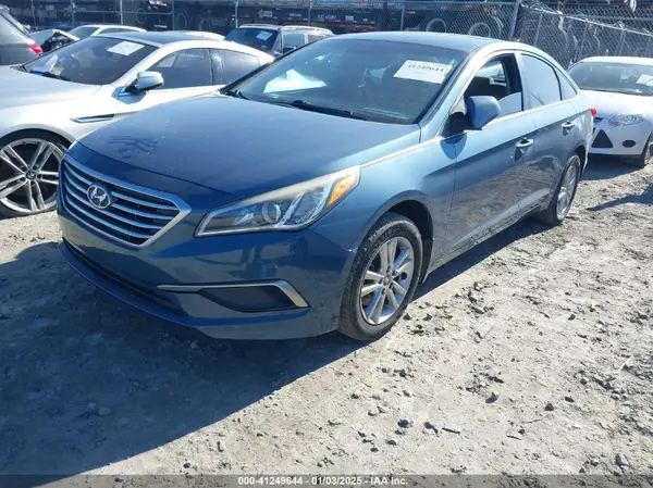 5NPE24AF5HH526424 2017 HYUNDAI SONATA - Image 2