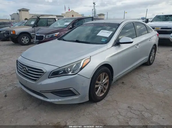 5NPE24AF5HH529131 2017 HYUNDAI SONATA - Image 2