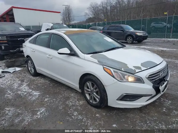5NPE24AF5HH529517 2017 HYUNDAI SONATA - Image 1
