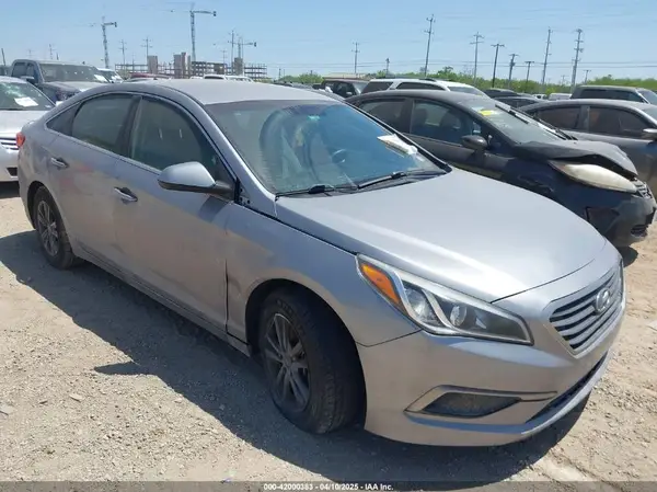 5NPE24AF5HH535513 2017 HYUNDAI SONATA - Image 1