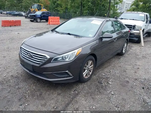 5NPE24AF5HH538198 2017 HYUNDAI SONATA - Image 2