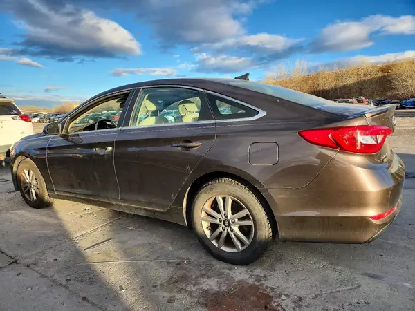 5NPE24AF5HH545703 2017 HYUNDAI SONATA - Image 2