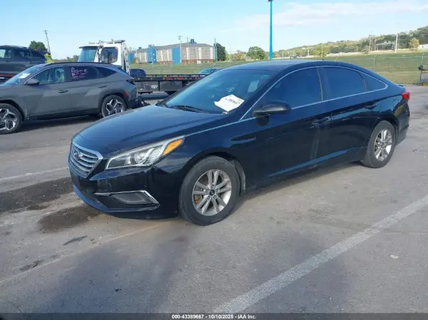 5NPE24AF5HH550500 2017 HYUNDAI SONATA - Image 2