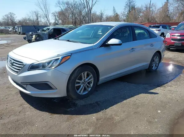 5NPE24AF5HH552781 2017 HYUNDAI SONATA - Image 2