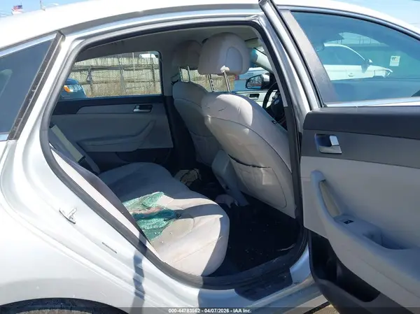 5NPE24AF5HH552781 2017 HYUNDAI SONATA - Image 8
