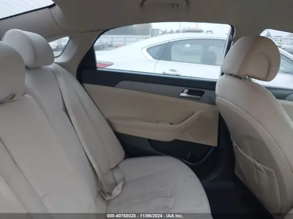 5NPE24AF5HH552893 2017 HYUNDAI SONATA - Image 8