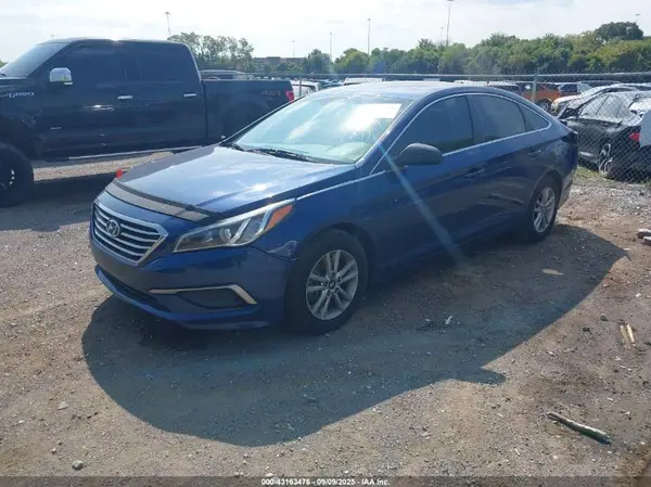 5NPE24AF5HH553011 2017 HYUNDAI SONATA - Image 2