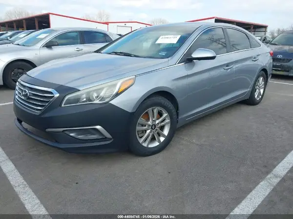 5NPE24AF5HH556491 2017 HYUNDAI SONATA - Image 2