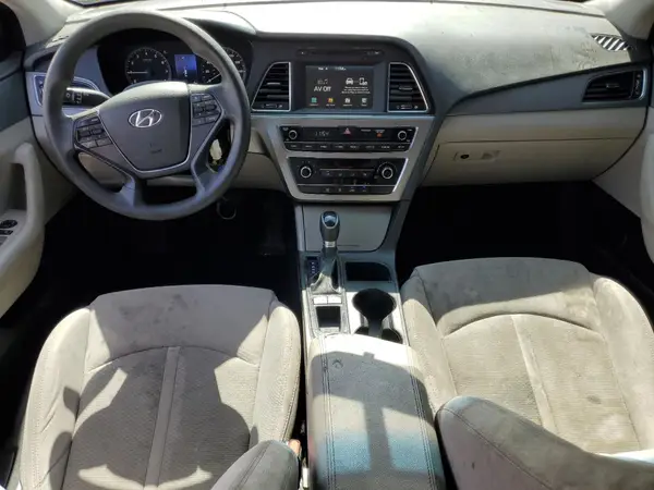 5NPE24AF5HH557575 2017 HYUNDAI SONATA - Image 8