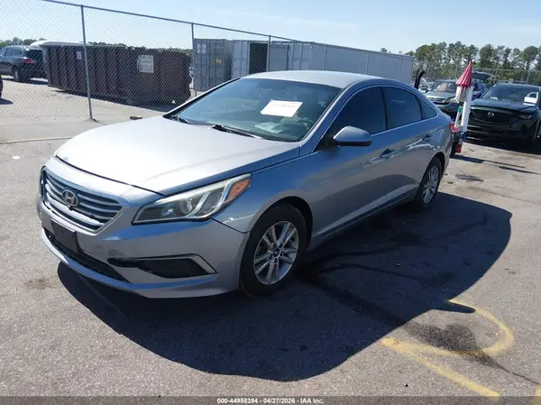 5NPE24AF5HH558113 2017 HYUNDAI SONATA - Image 2